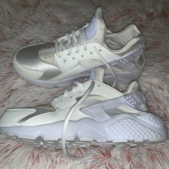 Nike Air Huarache - Picture 2 of 4